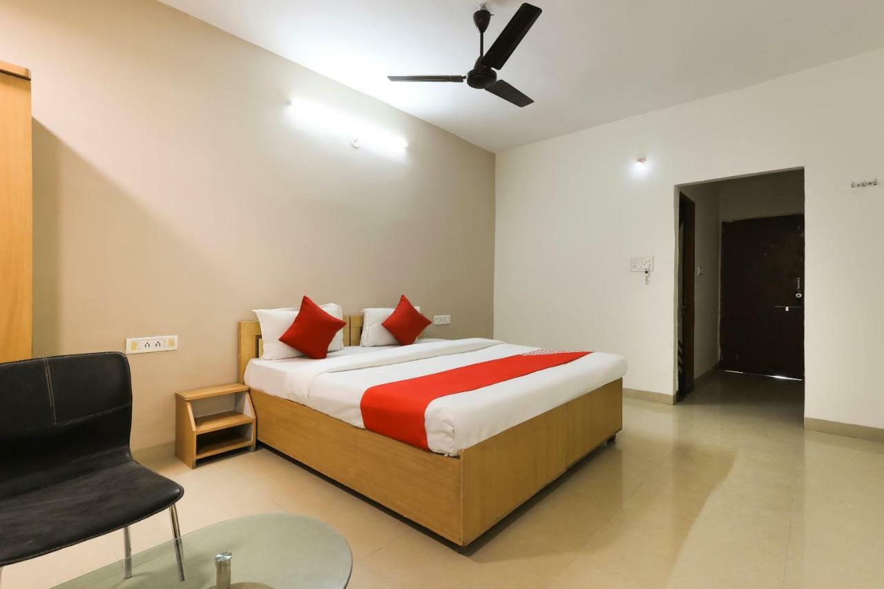 Māndu Oyo 43851 Hotel Virasat מראה חיצוני תמונה