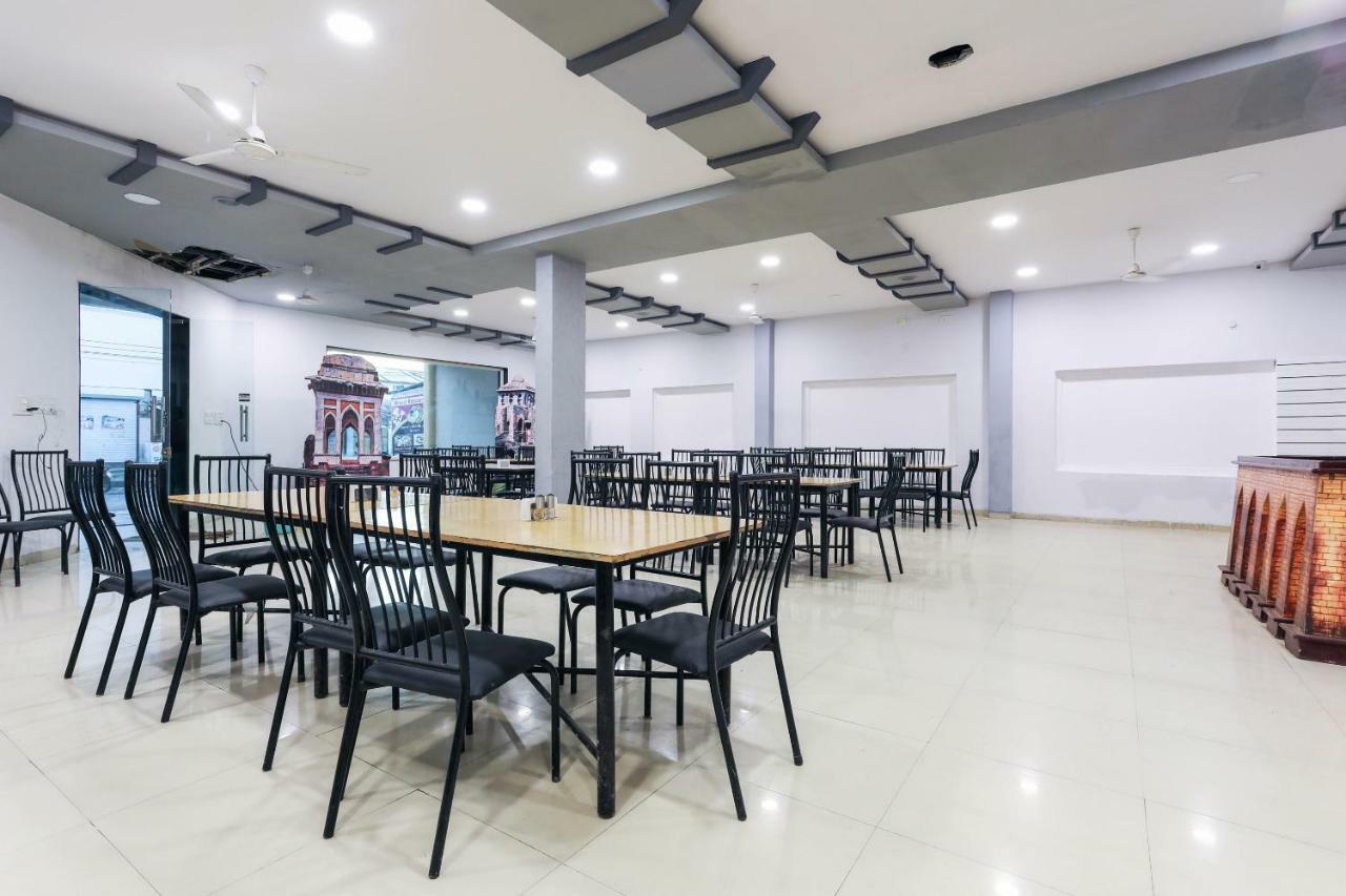 Māndu Oyo 43851 Hotel Virasat מראה חיצוני תמונה