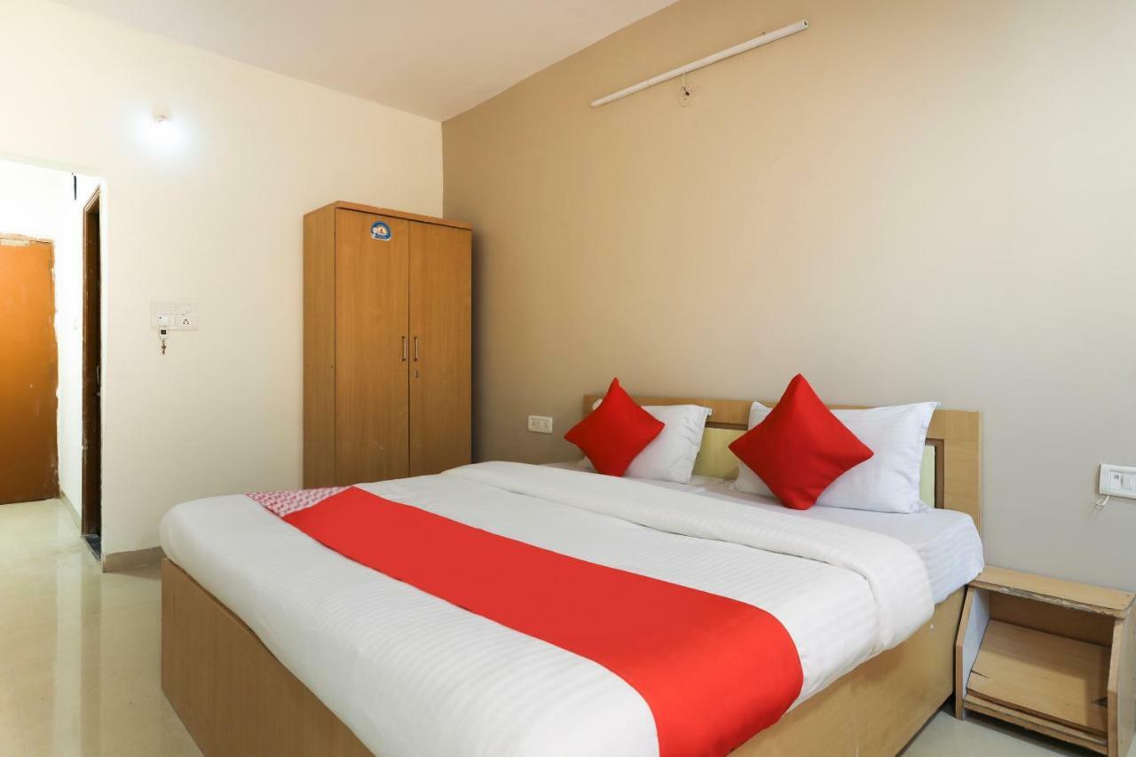 Māndu Oyo 43851 Hotel Virasat מראה חיצוני תמונה